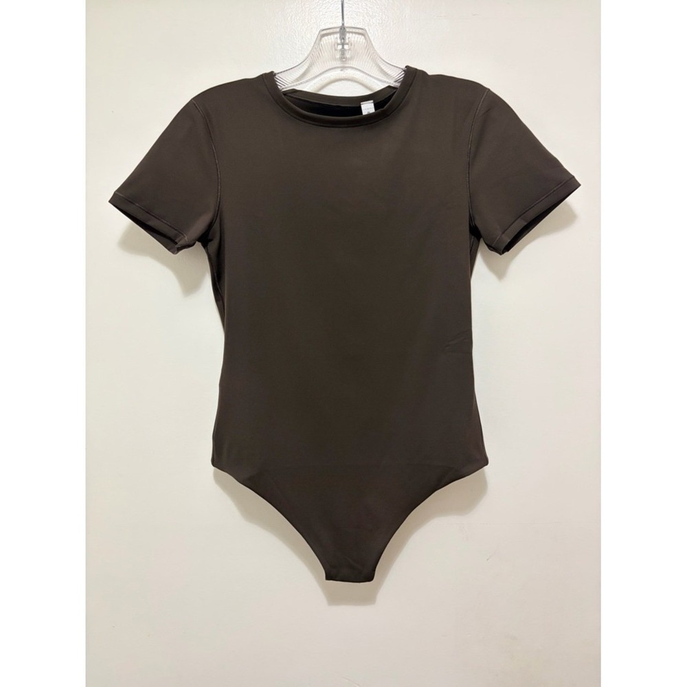 Athleta Bodymove Short Sleeve Crew Bodysuit Medium NWOT - Picture 2 of 3